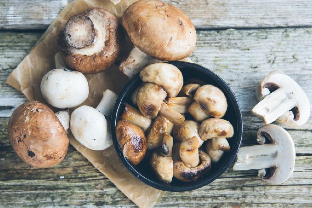 Pierderea în greutate Consumul de ciuperci vă poate ajuta să vă simțiți mai puțin înfometați